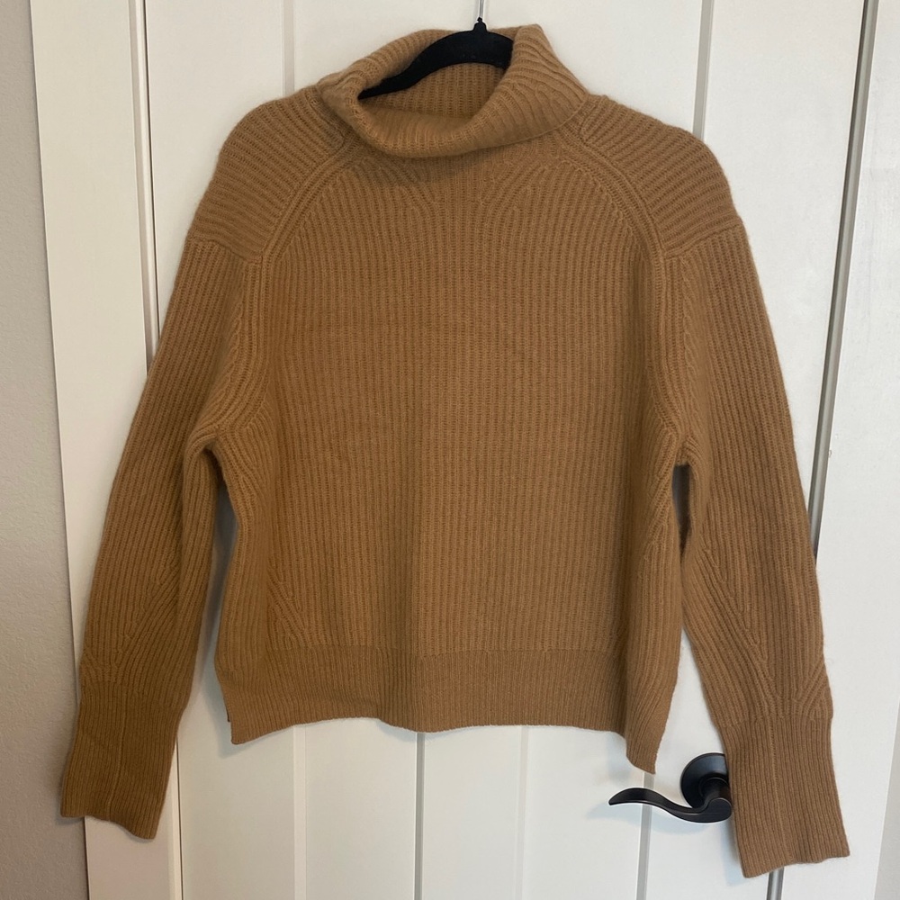 Elegant Unsubscribed Tan Turtleneck 100% Cashmere Sweater